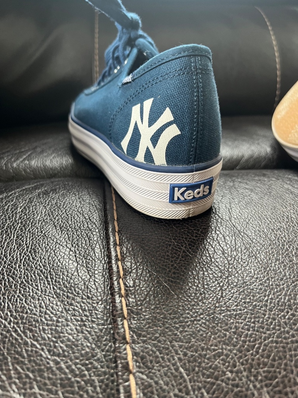 Keds New York Yankees sneakers size 8